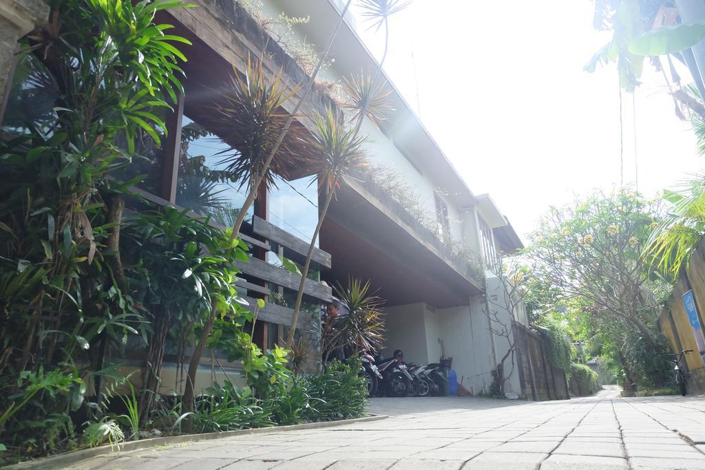 Semarandana Bedrooms And Pool Guest house 2*